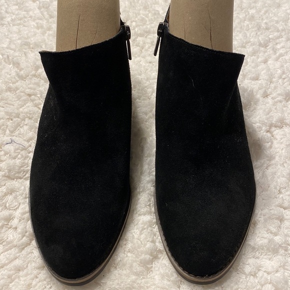 Womens Lucky Brand solid black zipper suede leather ankle boots size 9 - Picture 1 of 8
